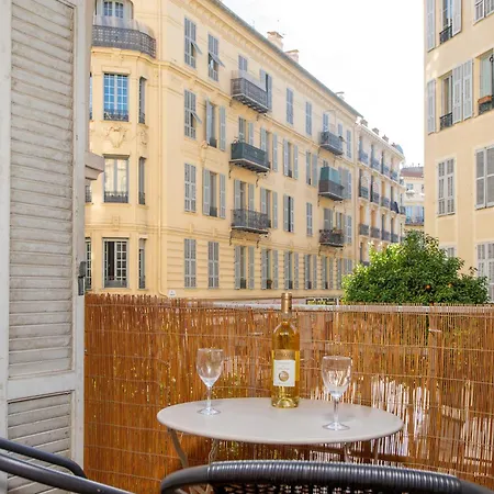 #34 2p Raimbaldi 2balconies / Ac & Wifi 아파트 니스